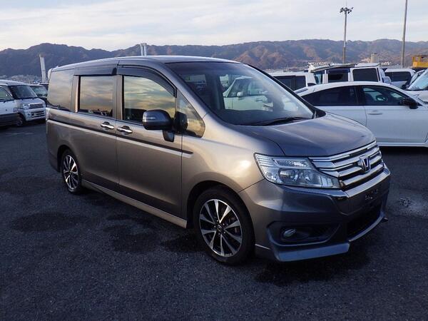 Honda Stepwagon 2.0
