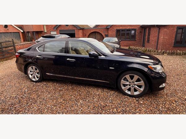 Lexus LS 5.0 600h V8 L CVT 4WD Euro 5 (s/s) 4dr
