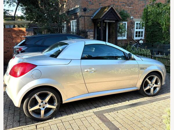 Vauxhall Tigra 1.4i 16v Exclusiv 2dr (a/c)
