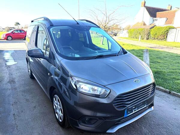 Ford Tourneo Courier 1.0 EcoBoost Zetec Euro 6 5dr