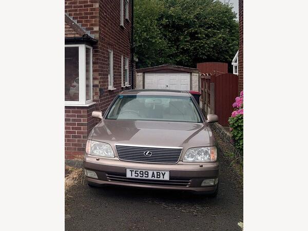 Lexus LS 4.0 400 4dr