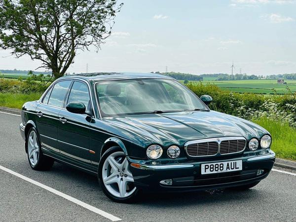 Jaguar XJR 4.2 V8 Super 4dr