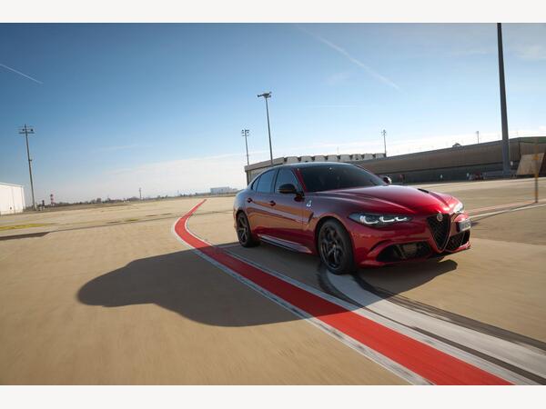 Alfa Romeo Giulia 2.9 V6 Bi-Turbo Quadrifoglio Collezione Auto Euro 6 (s/s) 4dr