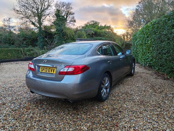 Infiniti M 3.5 35h V6 Business Edition Auto Euro 5 (s/s) 4dr